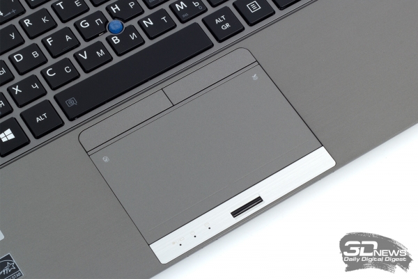  Toshiba Portege Z30-A-M5S: touchpad, led indicators and biometric sensor 