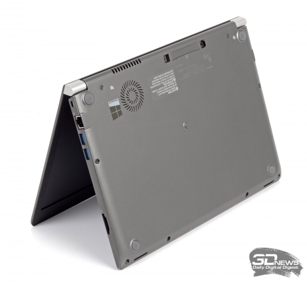  Toshiba Portege Z30-A-M5S: bottom view 