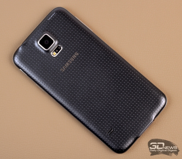  Samsung Galaxy S5: built-in heart rate monitor 