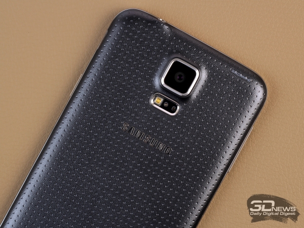  Samsung Galaxy S5: 16 MP ISOCELL rear camera 