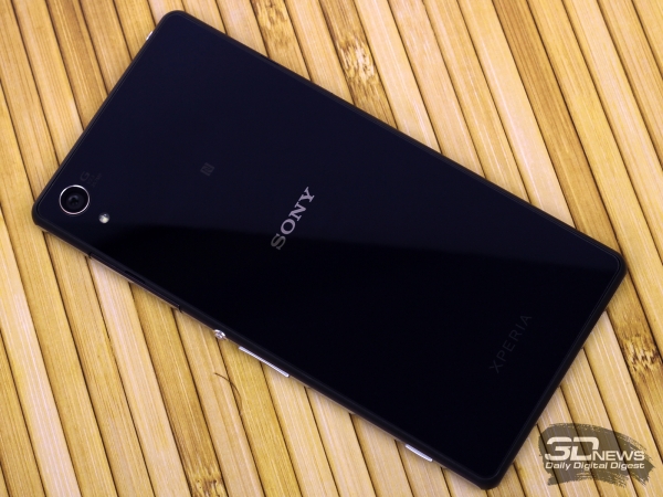  Sony Xperia Z2: back view 