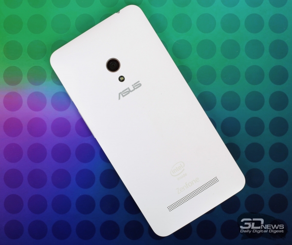  ASUS Zenfone 5 – задняя панель 