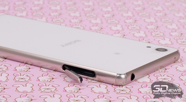  Sony Xperia Z3+ – верхний торец 